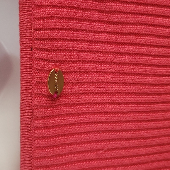 2/$60- GUESS RIBBED LONG SLEEVE SHIRT IN ROSE PINK - Picture 2 of 3